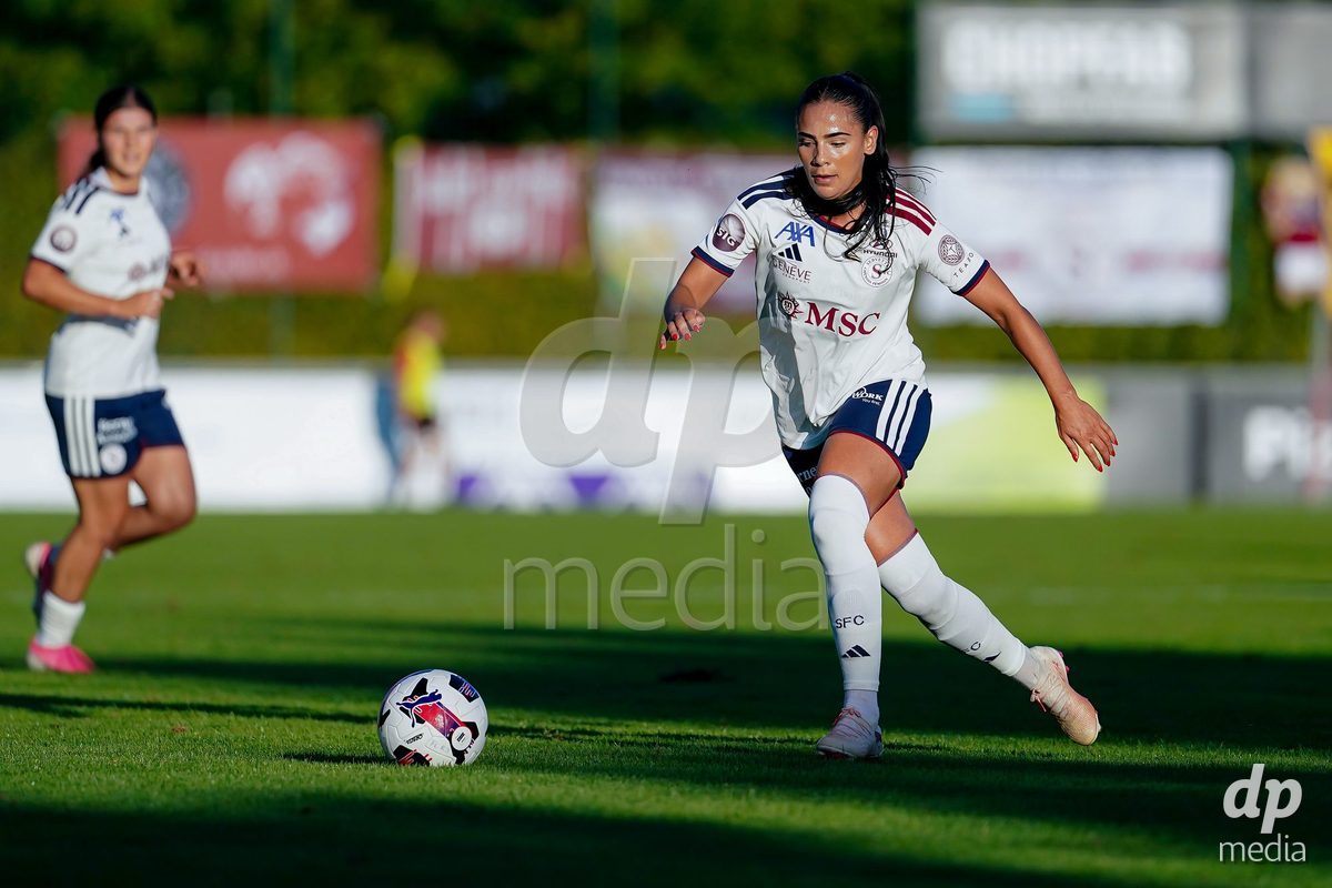 Rapperswil, Switzerland - September 12: Meriame Terchoun of Servette FC Chenois Feminin controls the ball during the AXA Women's Super League match between FC Rapperswil-Jona and Servette FC Chenois Feminin at Stadion Grünfeld on September 12, 2026 in Rapperswil, Switzerland.