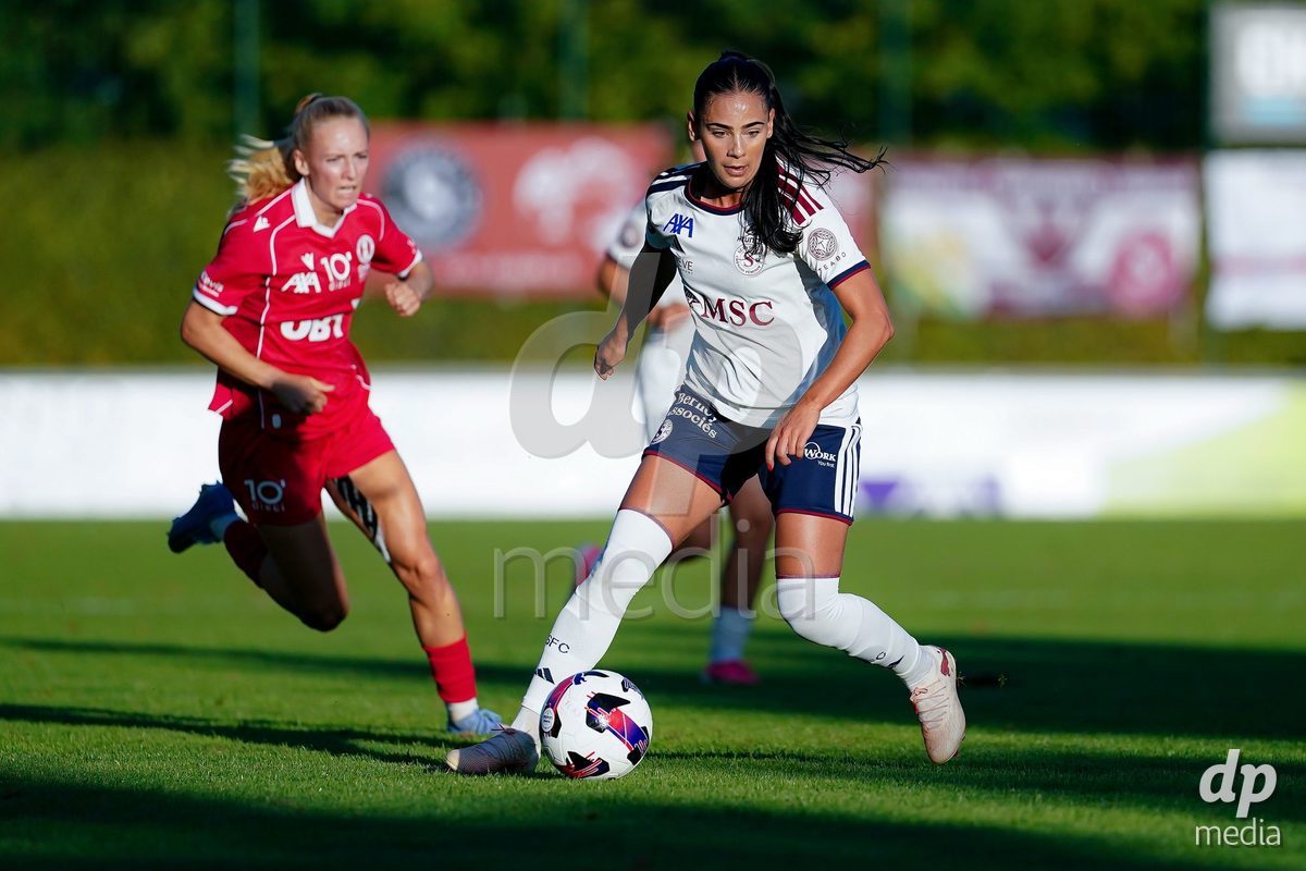 Rapperswil, Switzerland - September 12: Meriame Terchoun of Servette FC Chenois Feminin controls the ball during the AXA Women's Super League match between FC Rapperswil-Jona and Servette FC Chenois Feminin at Stadion Grünfeld on September 12, 2026 in Rapperswil, Switzerland.