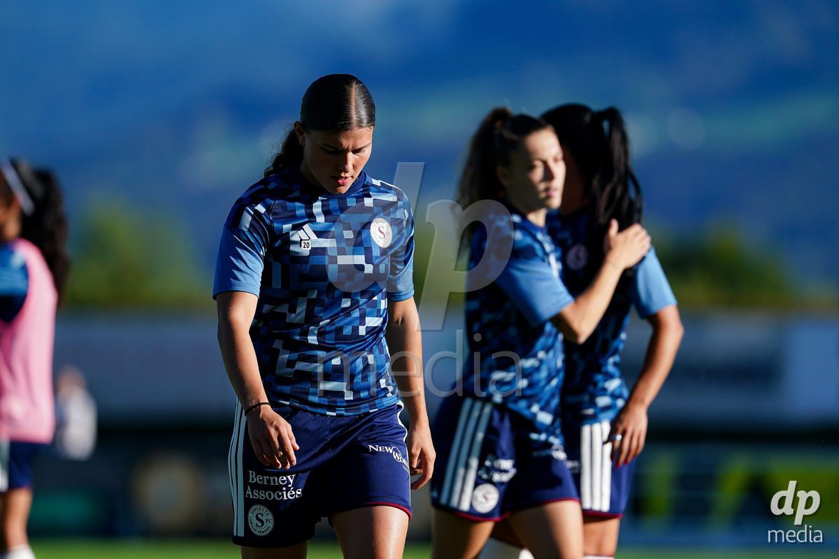 Rapperswil, Switzerland - September 12: Chiara Wallin of Servette FC Chenois Feminin warming up during the AXA Women's Super League match between FC Rapperswil-Jona and Servette FC Chenois Feminin at Stadion Grünfeld on September 12, 2026 in Rapperswil, Switzerland.