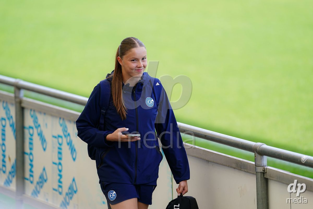 NIEDERHASLI, SWITZERLAND - September 13: Players of GC Frauenfussball arrival during the AXA Women's Super League match between GC Frauenfussball and FC Luzern at GC Campus on September 13, 2026 in Niederhasli, Switzerland.