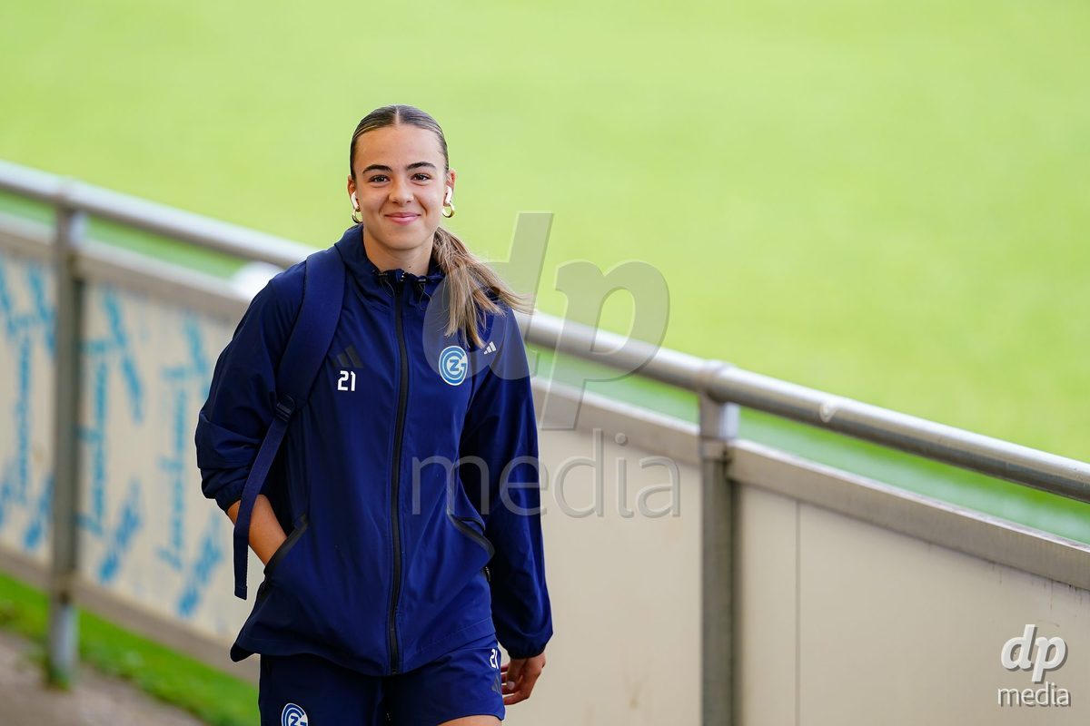 NIEDERHASLI, SWITZERLAND - September 13: Players of GC Frauenfussball arrival during the AXA Women's Super League match between GC Frauenfussball and FC Luzern at GC Campus on September 13, 2026 in Niederhasli, Switzerland.