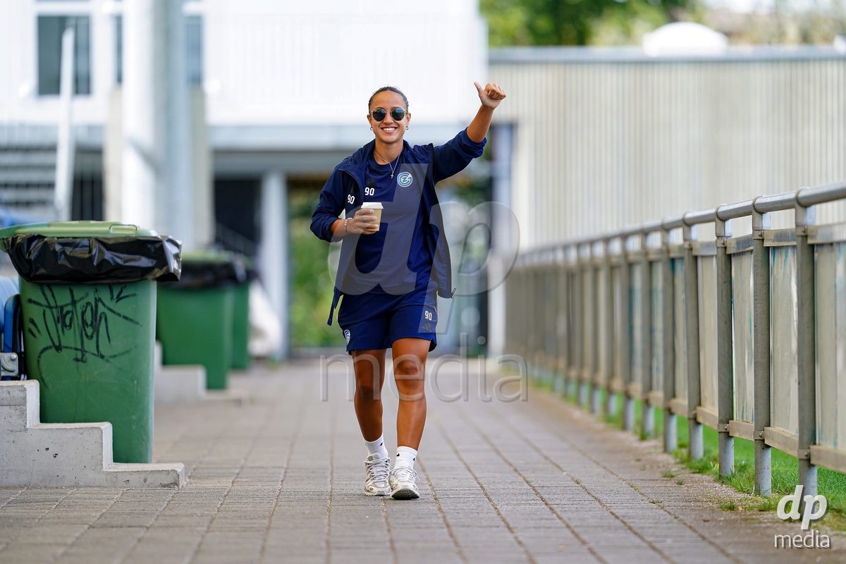 NIEDERHASLI, SWITZERLAND - September 13: Players of GC Frauenfussball arrival during the AXA Women's Super League match between GC Frauenfussball and FC Luzern at GC Campus on September 13, 2026 in Niederhasli, Switzerland.