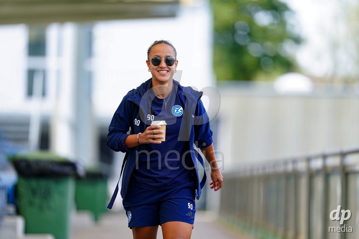 NIEDERHASLI, SWITZERLAND - September 13: Players of GC Frauenfussball arrival during the AXA Women's Super League match between GC Frauenfussball and FC Luzern at GC Campus on September 13, 2026 in Niederhasli, Switzerland.