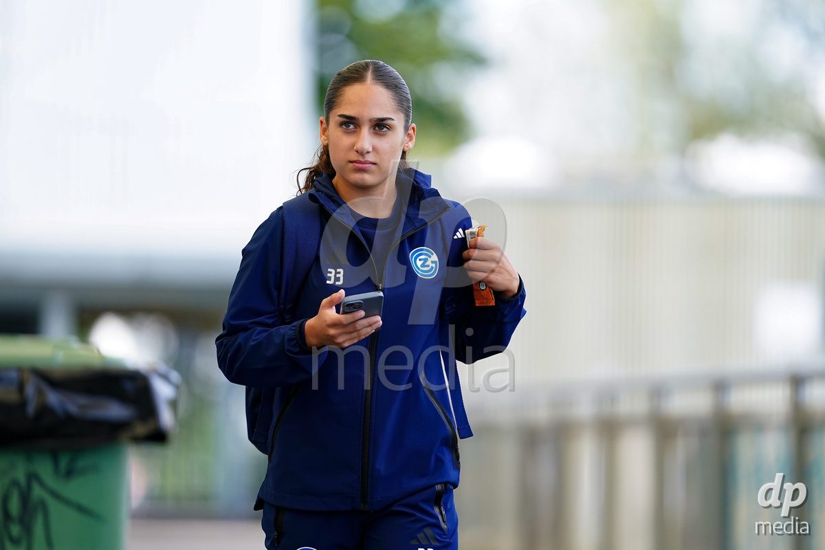 NIEDERHASLI, SWITZERLAND - September 13: Players of GC Frauenfussball arrival during the AXA Women's Super League match between GC Frauenfussball and FC Luzern at GC Campus on September 13, 2026 in Niederhasli, Switzerland.