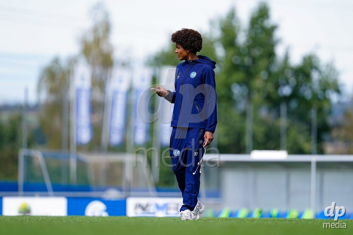 NIEDERHASLI, SWITZERLAND - September 13: Players of GC Frauenfussball arrival during the AXA Women's Super League match between GC Frauenfussball and FC Luzern at GC Campus on September 13, 2026 in Niederhasli, Switzerland.
