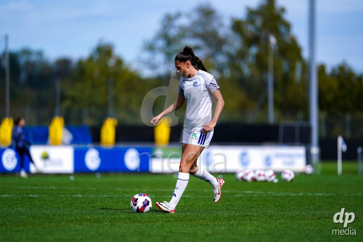 NIEDERHASLI, SWITZERLAND - September 13: Players of GC Frauenfussball warming up during the AXA Women's Super League match between GC Frauenfussball and FC Luzern at GC Campus on September 13, 2026 in Niederhasli, Switzerland.