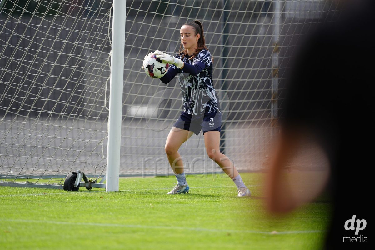 Zurich, Switzerland - September 13: Goalkeeper Riana Gmur of FC Zürich during the AXA Women's Super League match between FC Zurich and FC Basel 1893 at Stadion Letzigrund on September 13, 2026 in Zurich, Switzerland.