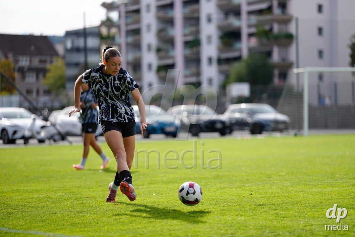 Zurich, Switzerland - September 13: Briana Eads of FC Zürich during warmup before the AXA Women's Super League match between FC Zurich and FC Basel 1893 at Stadion Letzigrund on September 13, 2026 in Zurich, Switzerland.