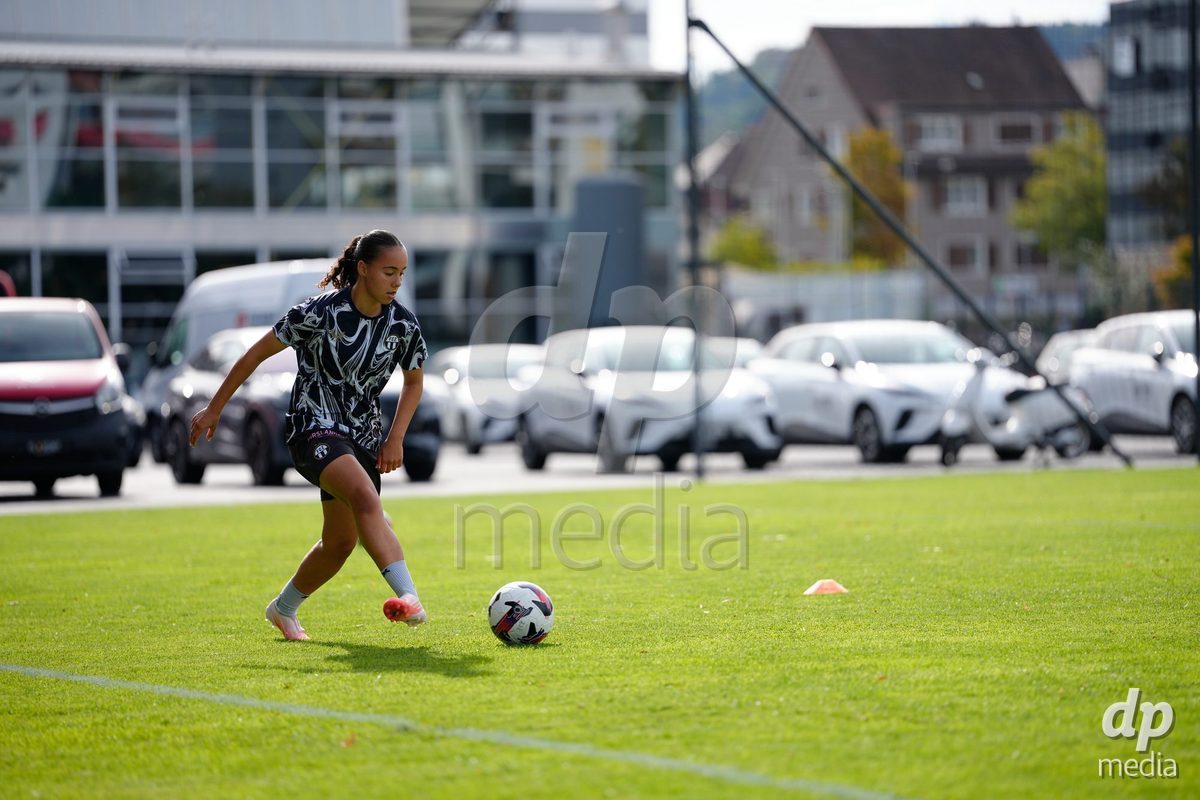 Zurich, Switzerland - September 13: Nevia Stoob of FC Zürich during warmup before the AXA Women's Super League match between FC Zurich and FC Basel 1893 at Stadion Letzigrund on September 13, 2026 in Zurich, Switzerland.