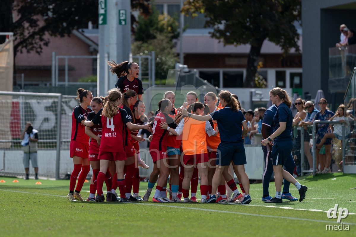 YVERDON-LES-BAINS - SWITZERLAND - SEPTEMBER 13 : FC Aarau Frauen celebrates the equalizer goal (1-1) during the AXA Women's Super League match between Yverdon-Sport Women and FC Aarau Frauen at Stade Municipal on September 13, 2026 in Yverdon-les-Bains, Switzerland.