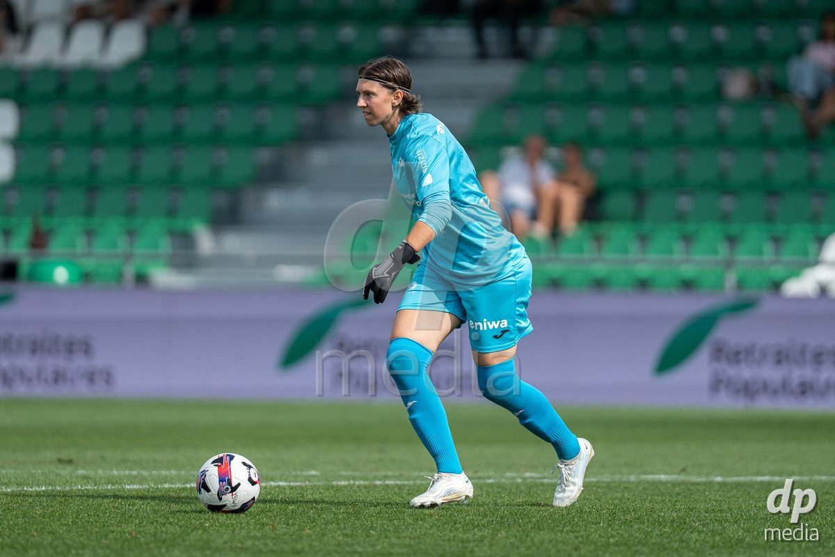 YVERDON-LES-BAINS - SWITZERLAND - SEPTEMBER 13 : Jara Ackermann of FC Aarau Frauen drives the ball during the AXA Women's Super League match between Yverdon Sport Women and FC Aarau Frauen at Stade Municipal on September 13, 2026 in Yverdon-les-Bains, Switzerland.