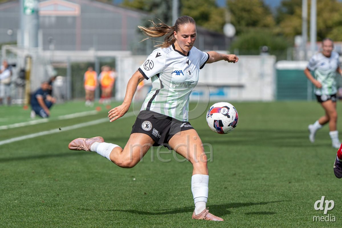 YVERDON-LES-BAINS - SWITZERLAND - SEPTEMBER 13 : Emeline von Dach of Yverdon Sport Women kicks the ball during the AXA Women's Super League match between Yverdon Sport Women and FC Aarau Frauen at Stade Municipal on September 13, 2026 in Yverdon-les-Bains, Switzerland.