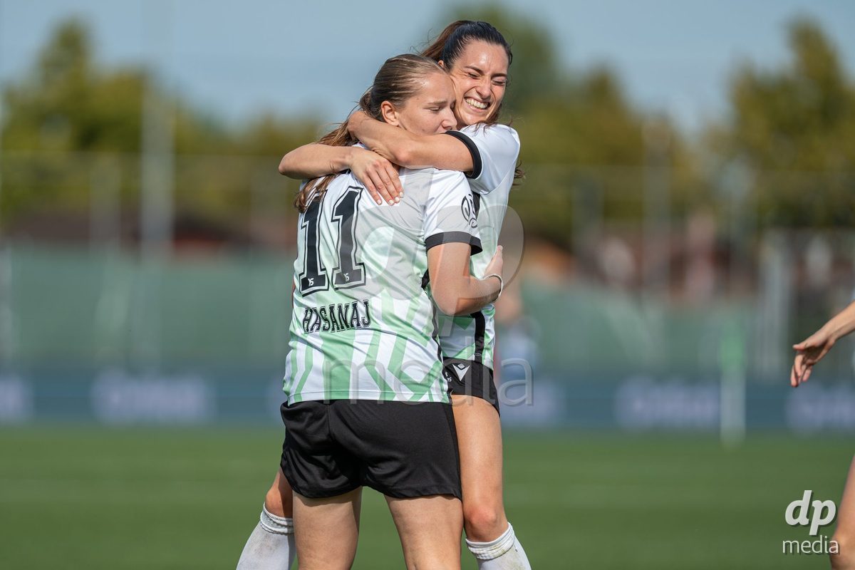 YVERDON-LES-BAINS - SWITZERLAND - SEPTEMBER 13 : Andrea Maddalen Sierra Larrauri of Yverdon Sport Women and Denisa Hasanaj of Yverdon Sport Women celebrates the goal (2-1) during the AXA Women's Super League match between Yverdon Sport Women and FC Aarau Frauen at Stade Municipal on September 13, 2026 in Yverdon-les-Bains, Switzerland.