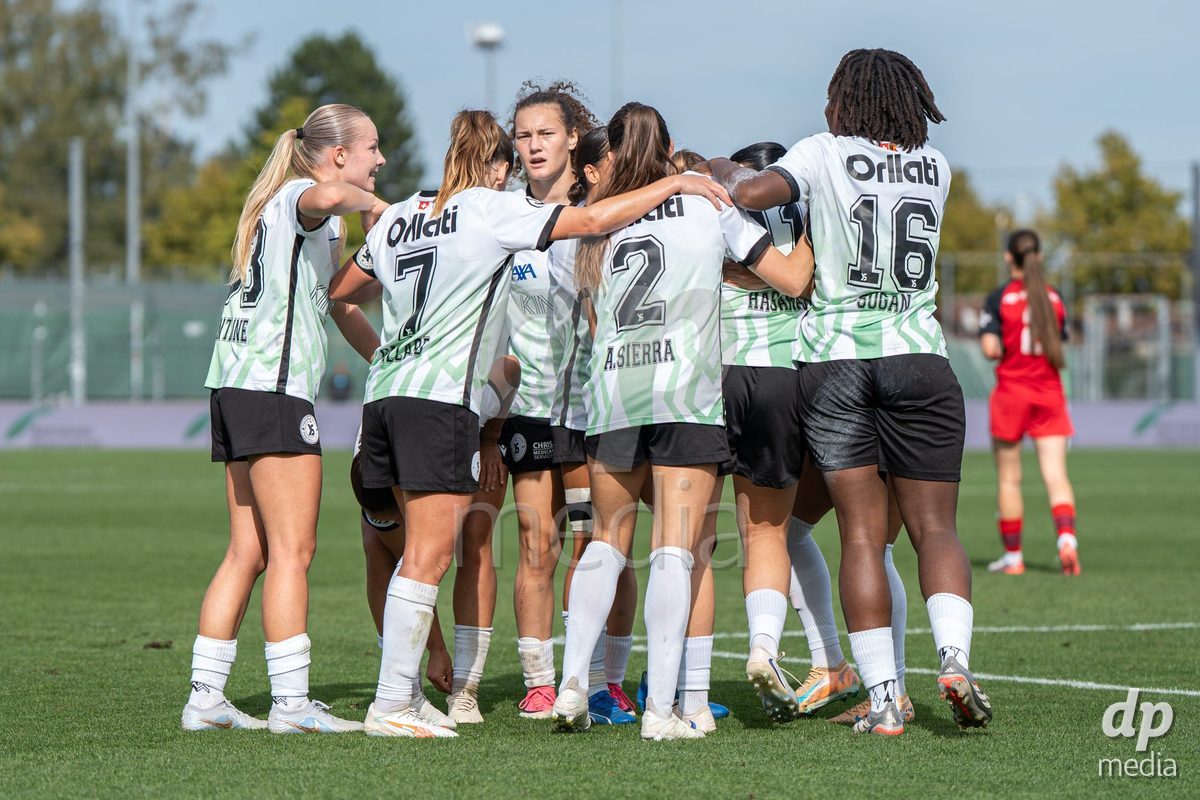 YVERDON-LES-BAINS - SWITZERLAND - SEPTEMBER 13 : Yverdon Sport Women celebrates the goal (2-1) during the AXA Women's Super League match between Yverdon Sport Women and FC Aarau Frauen at Stade Municipal on September 13, 2026 in Yverdon-les-Bains, Switzerland.