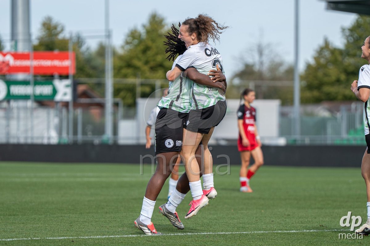 YVERDON-LES-BAINS - SWITZERLAND - SEPTEMBER 13 : Yverdon Sport Women celebrates the goal (3-1) during the AXA Women's Super League match between Yverdon Sport Women and FC Aarau Frauen at Stade Municipal on September 13, 2026 in Yverdon-les-Bains, Switzerland.