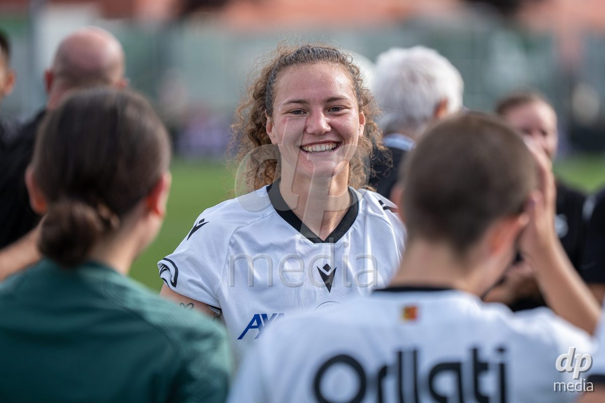 YVERDON-LES-BAINS - SWITZERLAND - SEPTEMBER 13 : Yverdon Sport Women celebrates their victory in the AXA Women's Super League at Stade Municipal on September 13, 2026 in Yverdon-les-Bains, Switzerland.