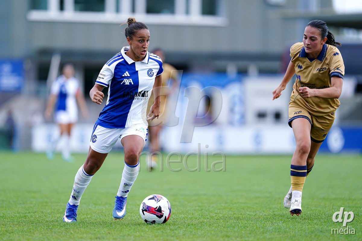 NIEDERHASLI, SWITZERLAND - September 13: Dalila Belen Ippolito of GC Frauenfussball (L) battles for the ball during the AXA Women's Super League match between GC Frauenfussball and FC Luzern at GC Campus on September 13, 2026 in Niederhasli, Switzerland.