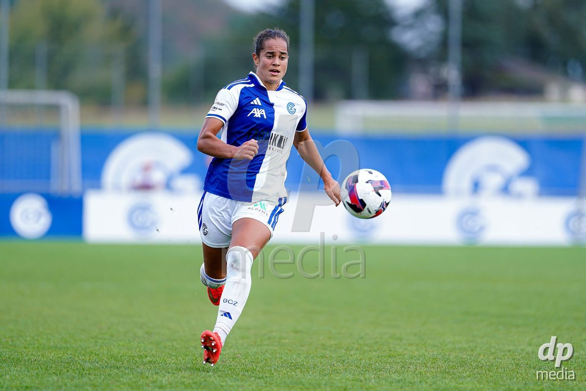 NIEDERHASLI, SWITZERLAND - September 13: Kayla Mckenna of GC Frauenfussball controls the ball during the AXA Women's Super League match between GC Frauenfussball and FC Luzern at GC Campus on September 13, 2026 in Niederhasli, Switzerland.