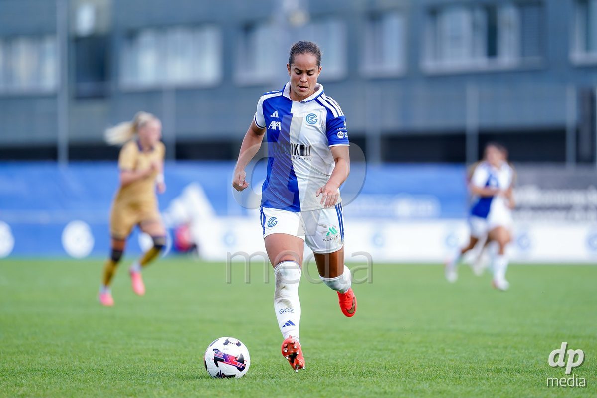 NIEDERHASLI, SWITZERLAND - September 13: Kayla Mckenna of GC Frauenfussball controls the ball during the AXA Women's Super League match between GC Frauenfussball and FC Luzern at GC Campus on September 13, 2026 in Niederhasli, Switzerland.