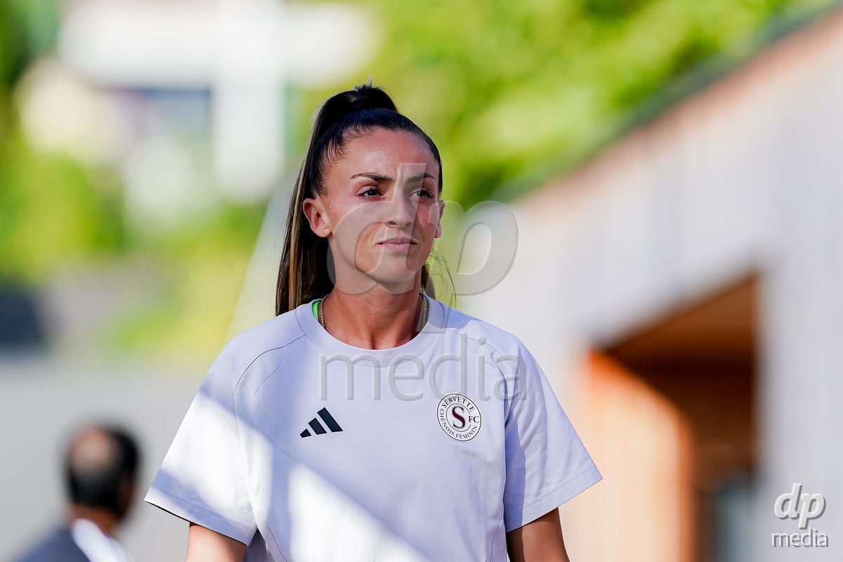 GENEVA, SWITZERLAND - SEPTEMBER 18: Players of Servette FC Chenois Feminin arrival during the AXA Women's Super League match between Servette FC Chenois Feminin and FC Zurich at Stade de Trois-Chene on September 18, 2026 in Geneva, Switzerland.