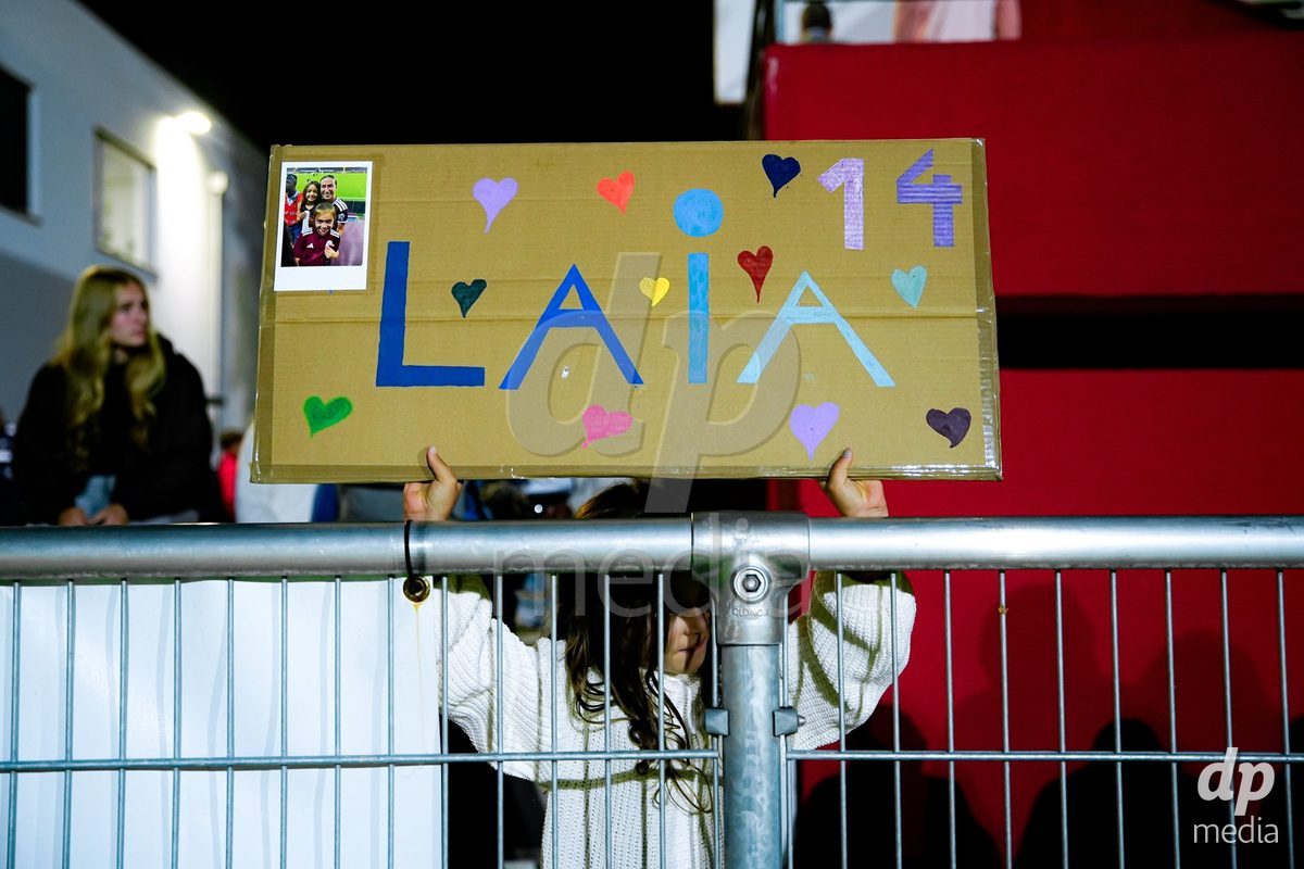 GENEVA, SWITZERLAND - SEPTEMBER 18: Fans of Servette FC Chenois Feminin during the AXA Women's Super League match between Servette FC Chenois Feminin and FC Zurich at Stade de Trois-Chene on September 18, 2026 in Geneva, Switzerland.