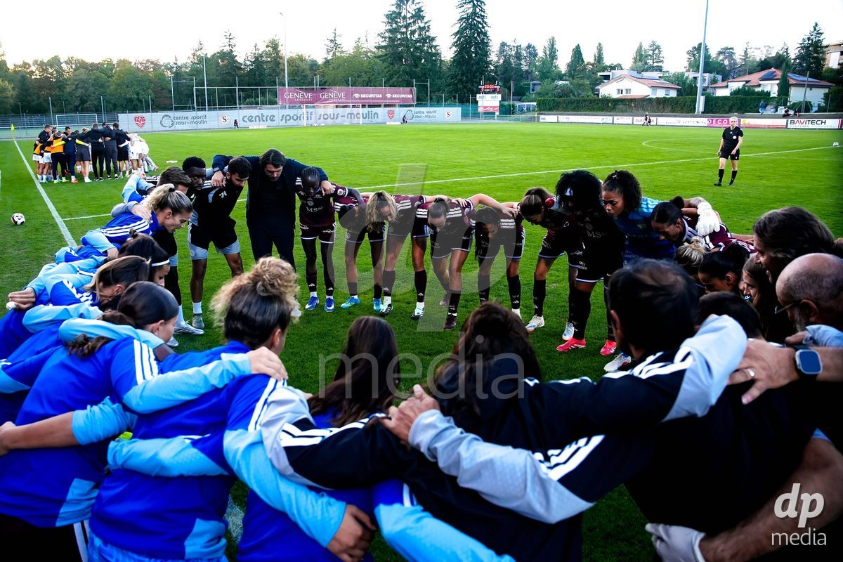 GENEVA, SWITZERLAND - SEPTEMBER 18: Servette FC Chenois Feminin during the AXA Women's Super League match between Servette FC Chenois Feminin and FC Zurich at Stade de Trois-Chene on September 18, 2026 in Geneva, Switzerland.