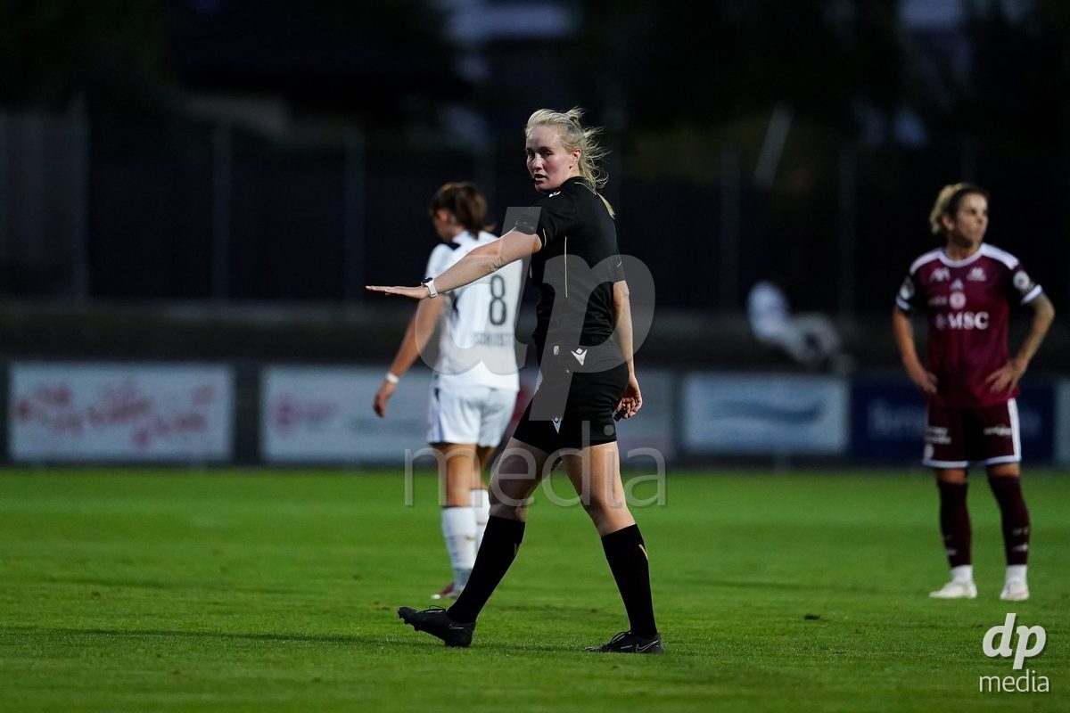 GENEVA, SWITZERLAND - SEPTEMBER 18: Referee Aline Rosset during the AXA Women's Super League match between Servette FC Chenois Feminin and FC Zurich at Stade de Trois-Chene on September 18, 2026 in Geneva, Switzerland.