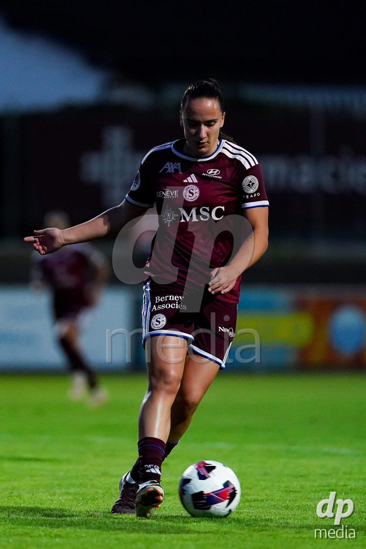 GENEVA, SWITZERLAND - SEPTEMBER 18: Magdalena Sobal of Servette FC Chenois Feminin (R) battle for the ball during the AXA Women's Super League match between Servette FC Chenois Feminin and FC Zurich at Stade de Trois-Chene on September 18, 2026 in Geneva, Switzerland.