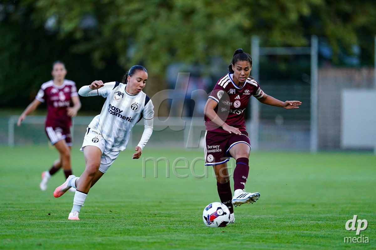 GENEVA, SWITZERLAND - SEPTEMBER 18:  Daina Bourma (Daïna Bourma) of Servette FC Chenois Feminin passes the ball during the AXA Women's Super League match between Servette FC Chenois Feminin and FC Zurich at Stade de Trois-Chene on September 18, 2026 in Geneva, Switzerland.