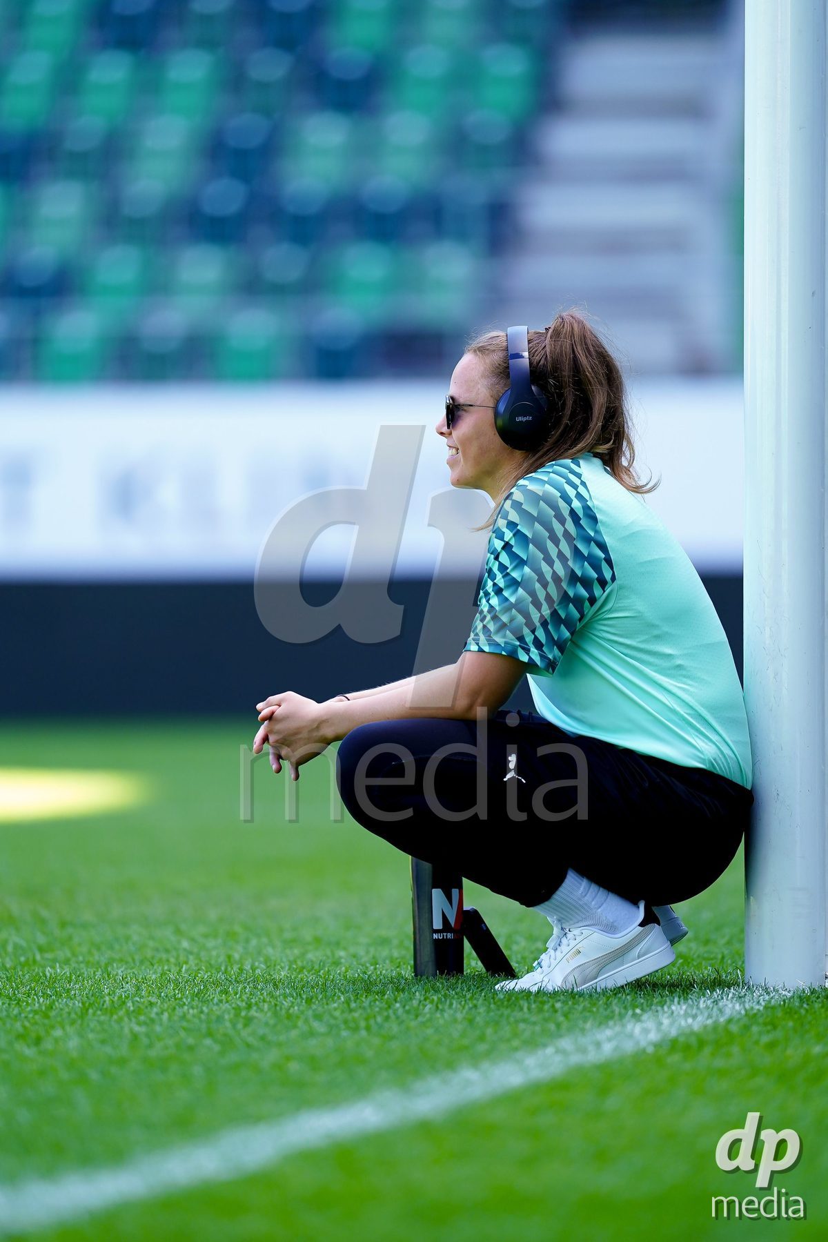 ST. GALLEN, SWITZERLAND - SEPTEMBER 19: Players of St.Gallen 1879 arrival during the AXA Women's Super League match between FC St. Gallen 1879 and GC Frauenfussball at Berit Sitterstadion on September 19, 2026 in St. Gallen, Switzerland.