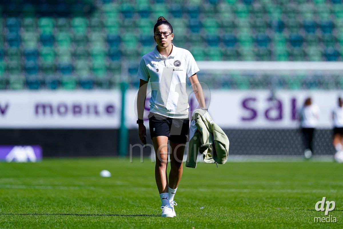 ST. GALLEN, SWITZERLAND - SEPTEMBER 19: Players of St.Gallen 1879 arrival during the AXA Women's Super League match between FC St. Gallen 1879 and GC Frauenfussball at Berit Sitterstadion on September 19, 2026 in St. Gallen, Switzerland.