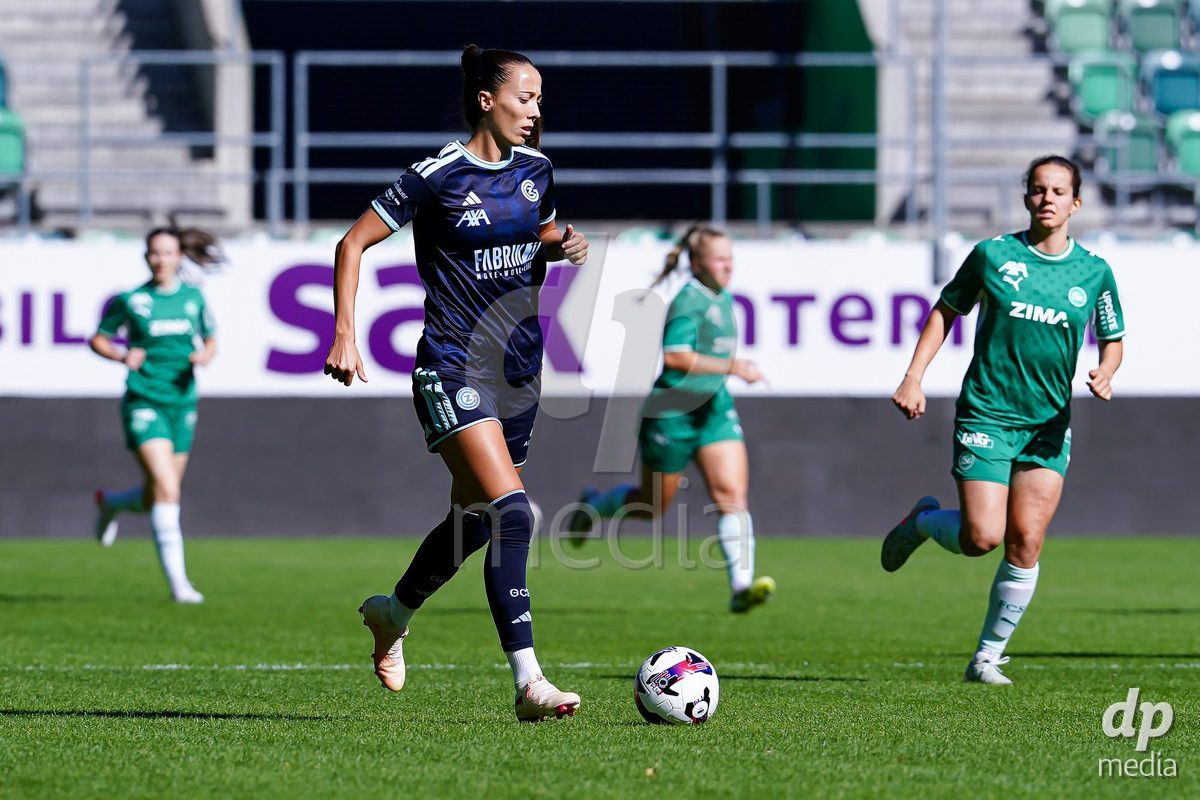 ST. GALLEN, SWITZERLAND - SEPTEMBER 19: Marta Cazalla of GC Frauenfussball controls the ball during the AXA Women's Super League match between FC St. Gallen 1879 and GC Frauenfussball at Berit Sitterstadion on September 19, 2026 in St. Gallen, Switzerland.
