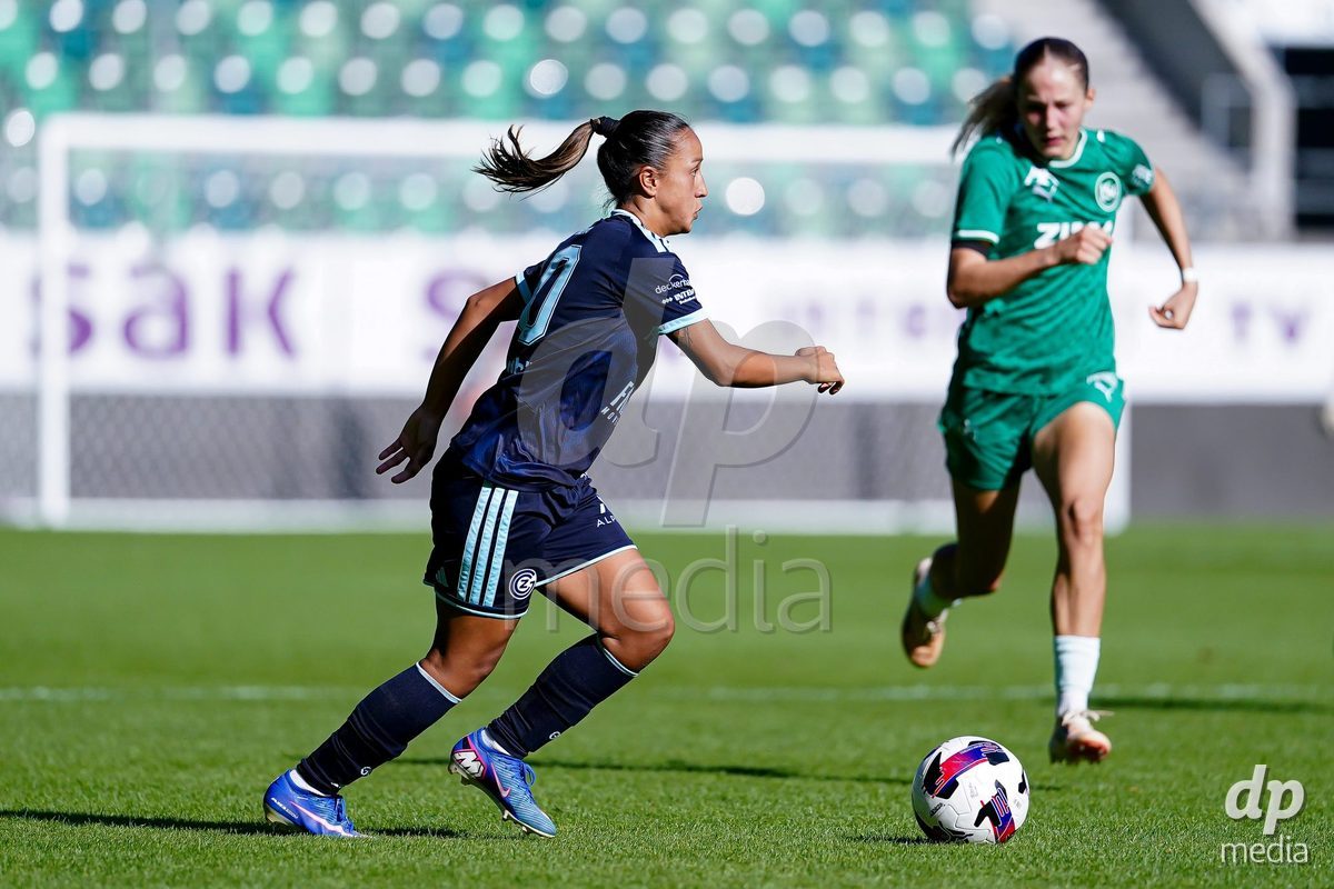 ST. GALLEN, SWITZERLAND - SEPTEMBER 19: Dalila Belen Ippolito of GC Frauenfussball controls the ball during the AXA Women's Super League match between FC St. Gallen 1879 and GC Frauenfussball at Berit Sitterstadion on September 19, 2026 in St. Gallen, Switzerland.