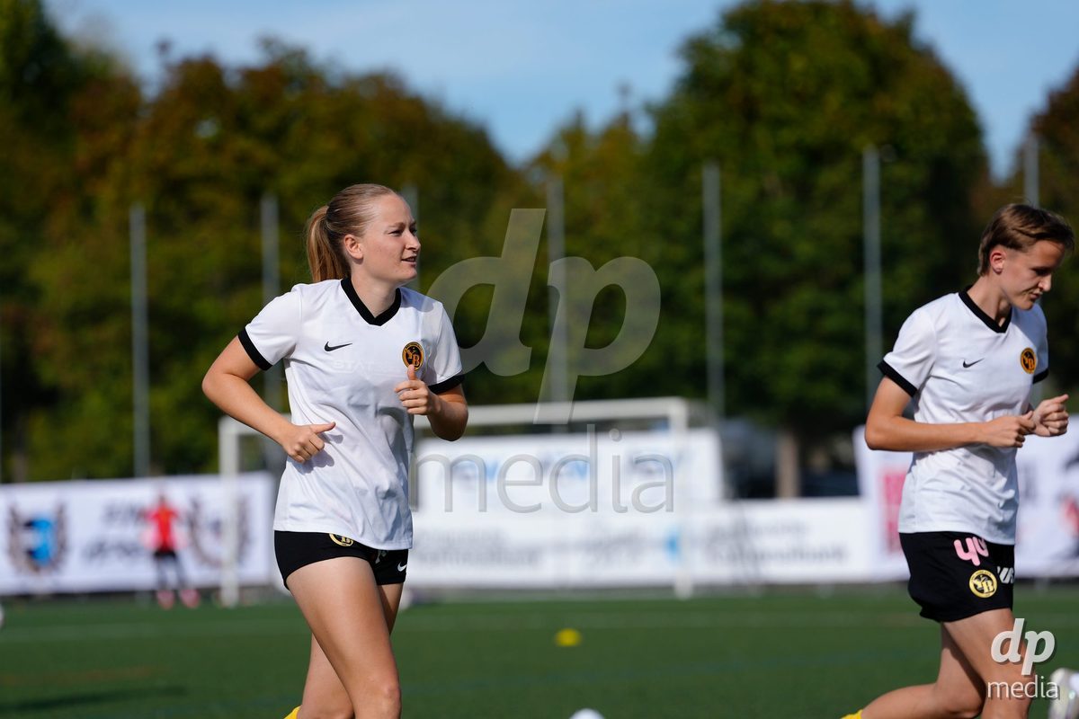 AARAU, SWITZERLAND - SEPTEMBER 19: Noa Linn Munger during warmup before the AXA Women's Super League match between FC Aarau Frauen and BSC YB Frauen at Sportanlage Schachen on September 19, 2026 in Aarau, Switzerland.