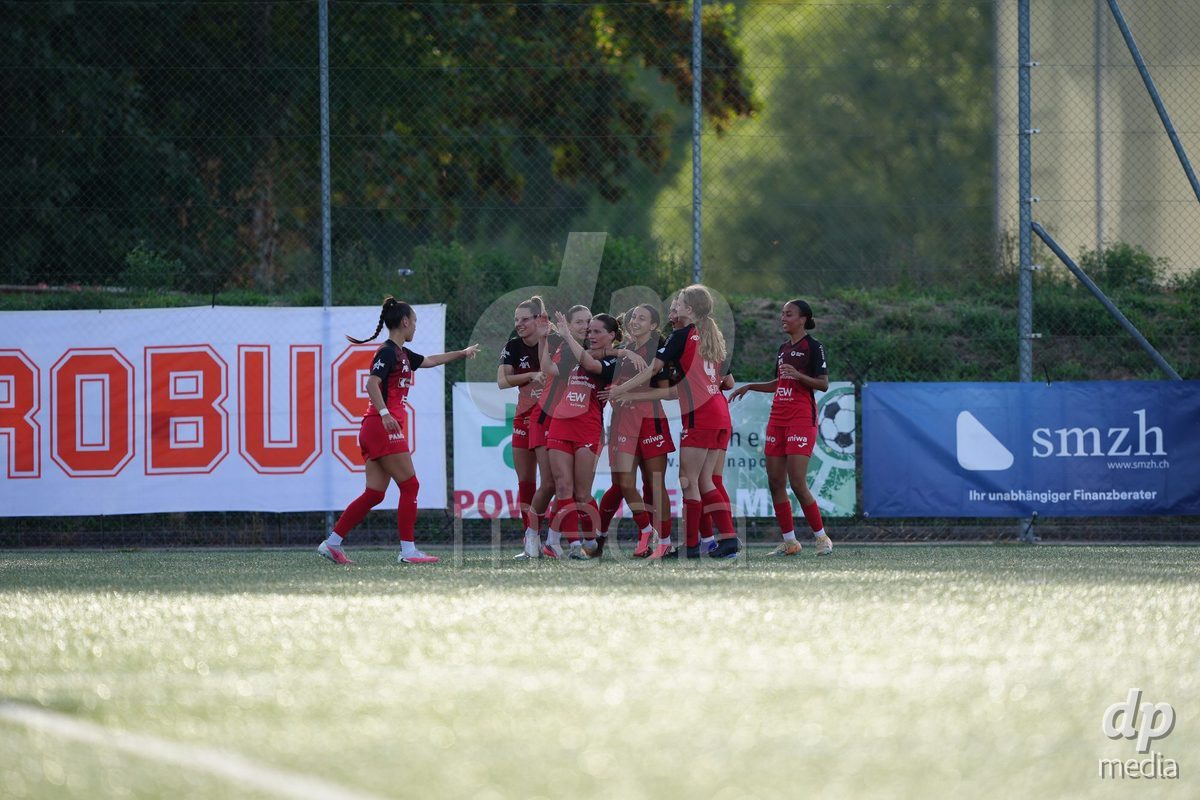 AARAU, SWITZERLAND - SEPTEMBER 19: Tabea Dorothee Maria Schutt of FC Aarau Frauen celebrates her goal with the team during the AXA Women's Super League match between FC Aarau Frauen and BSC YB Frauen at Sportanlage Schachen on September 19, 2026 in Aarau, Switzerland.