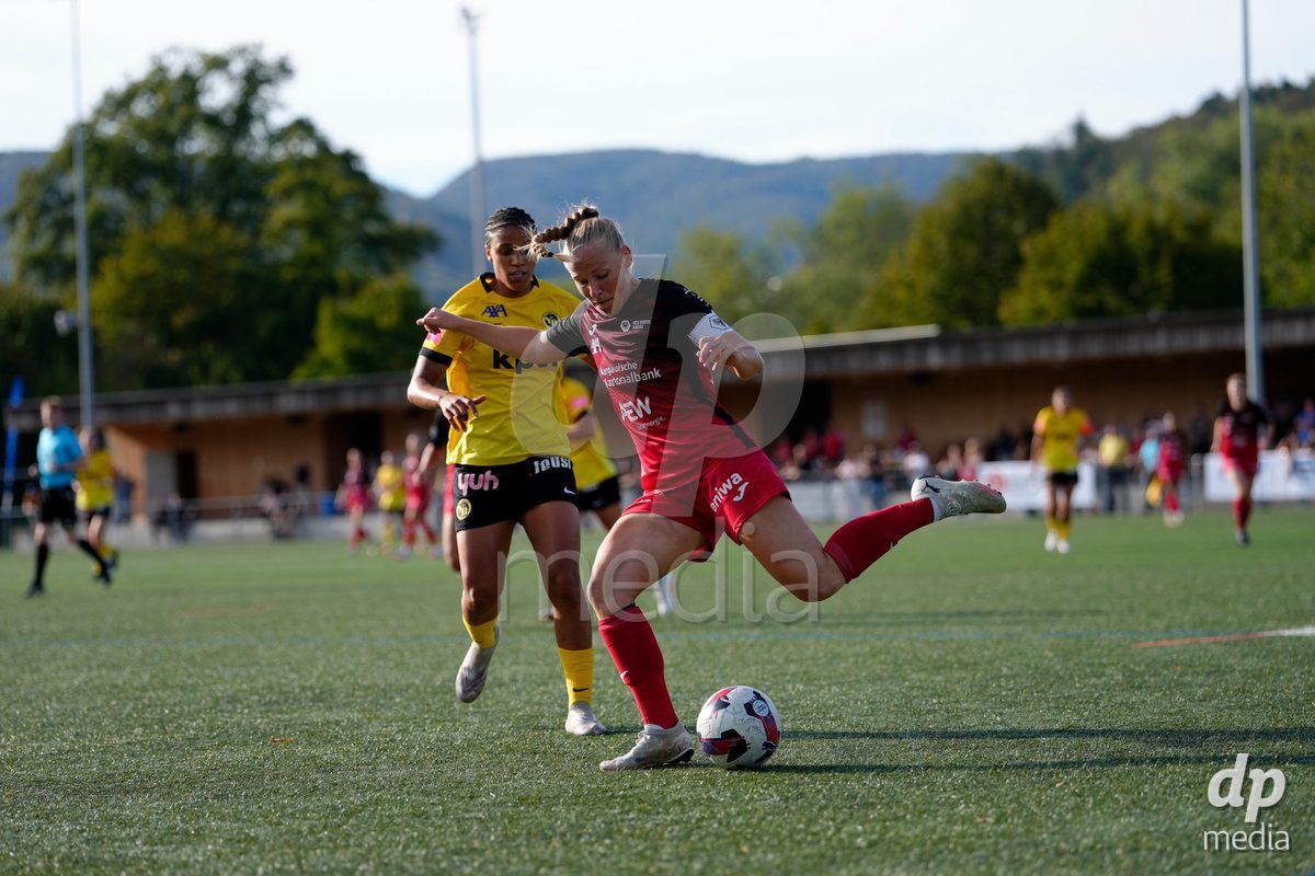AARAU, SWITZERLAND - SEPTEMBER 19: Michelle Stierli of FC Aarau Frauen against Josephine Afua Kyerewaa Bonsu of BSC YB Frauen during the AXA Women's Super League match between FC Aarau Frauen and BSC YB Frauen at Sportanlage Schachen on September 19, 2026 in Aarau, Switzerland.