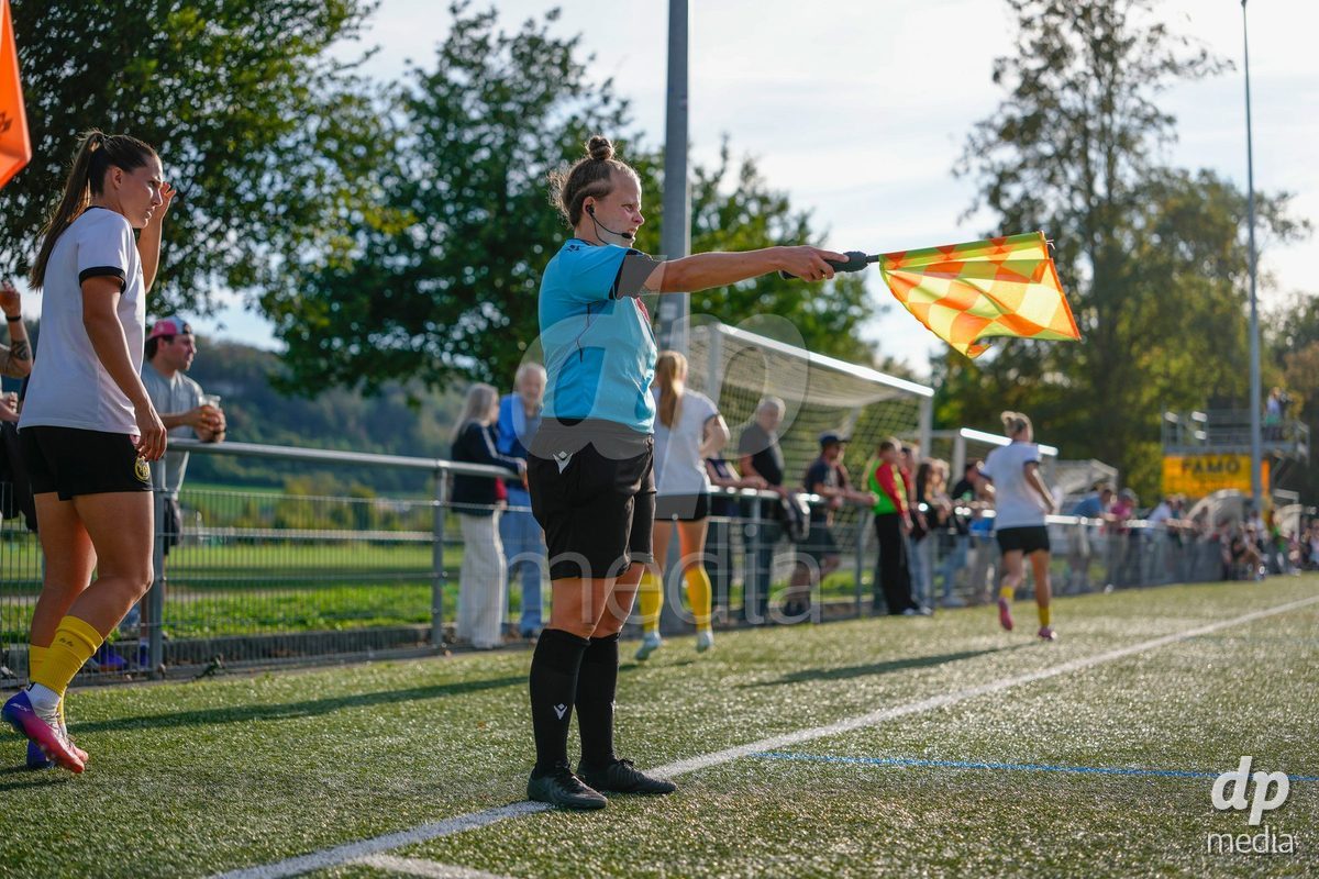 AARAU, SWITZERLAND - SEPTEMBER 19: Assistant Referee 1 Luana Sortino during the AXA Women's Super League match between FC Aarau Frauen and BSC YB Frauen at Sportanlage Schachen on September 19, 2026 in Aarau, Switzerland.