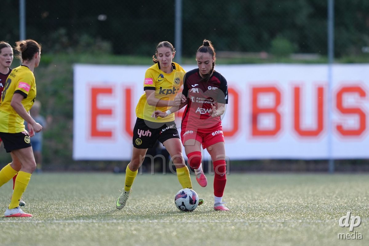 AARAU, SWITZERLAND - SEPTEMBER 19: Rita Filipa Do Sul of FC Aarau Frauen against Malaurie Granges of BSC YB Frauen during the AXA Women's Super League match between FC Aarau Frauen and BSC YB Frauen at Sportanlage Schachen on September 19, 2026 in Aarau, Switzerland.