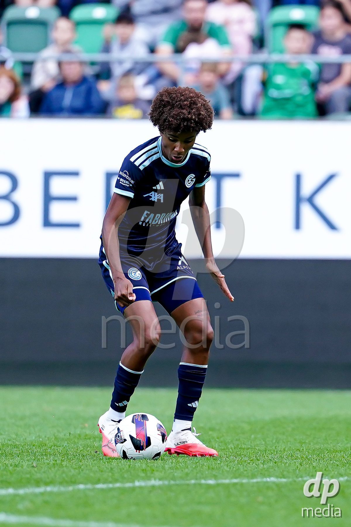 ST. GALLEN, SWITZERLAND - SEPTEMBER 19: Sury Lamontana of GC Frauenfussball controls the ball during the AXA Women's Super League match between FC St. Gallen 1879 and GC Frauenfussball at Berit Sitterstadion on September 19, 2026 in St. Gallen, Switzerland.