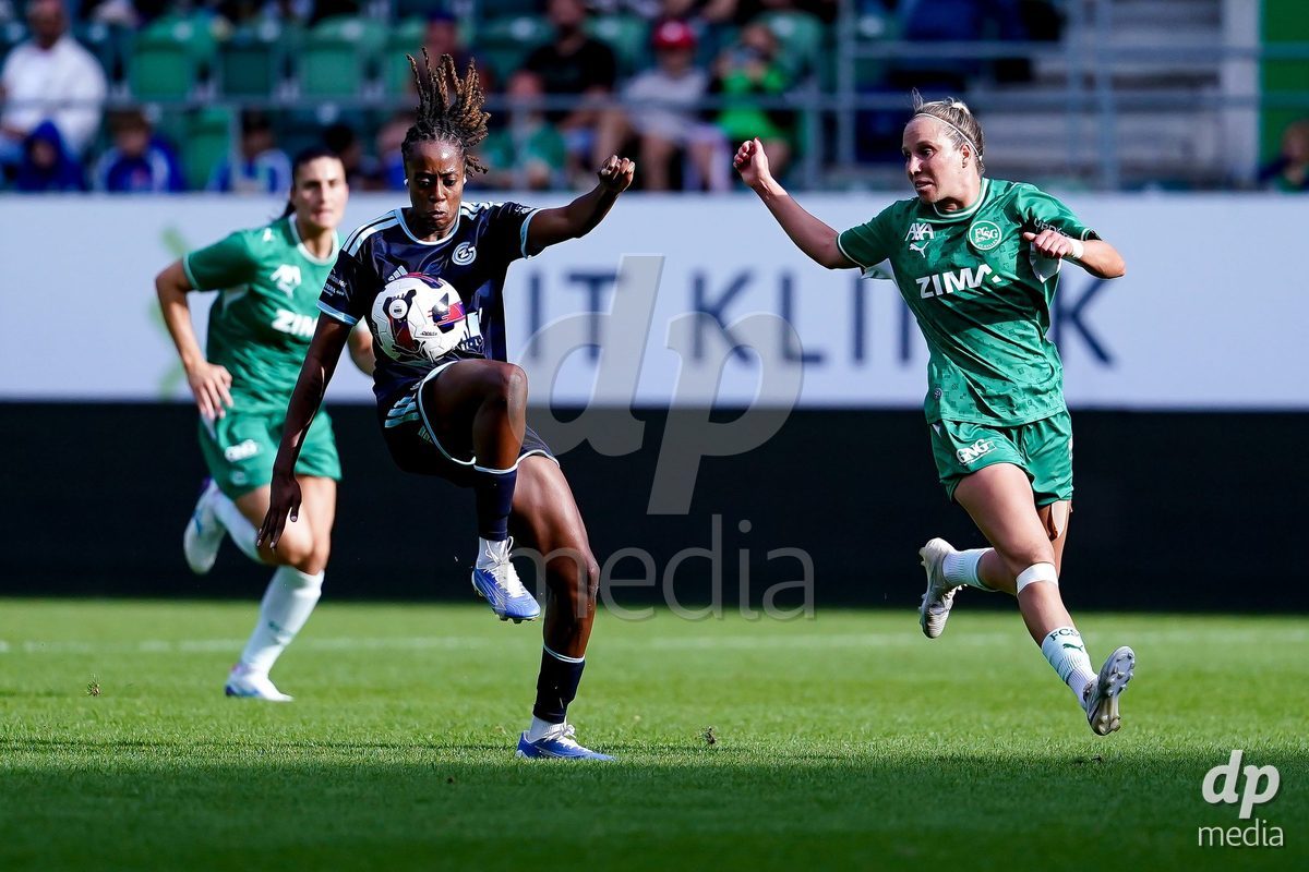 ST. GALLEN, SWITZERLAND - SEPTEMBER 19: Paige Bailey-Gayle of GC Frauenfussball (L) controls the ball during the AXA Women's Super League match between FC St. Gallen 1879 and GC Frauenfussball at Berit Sitterstadion on September 19, 2026 in St. Gallen, Switzerland.