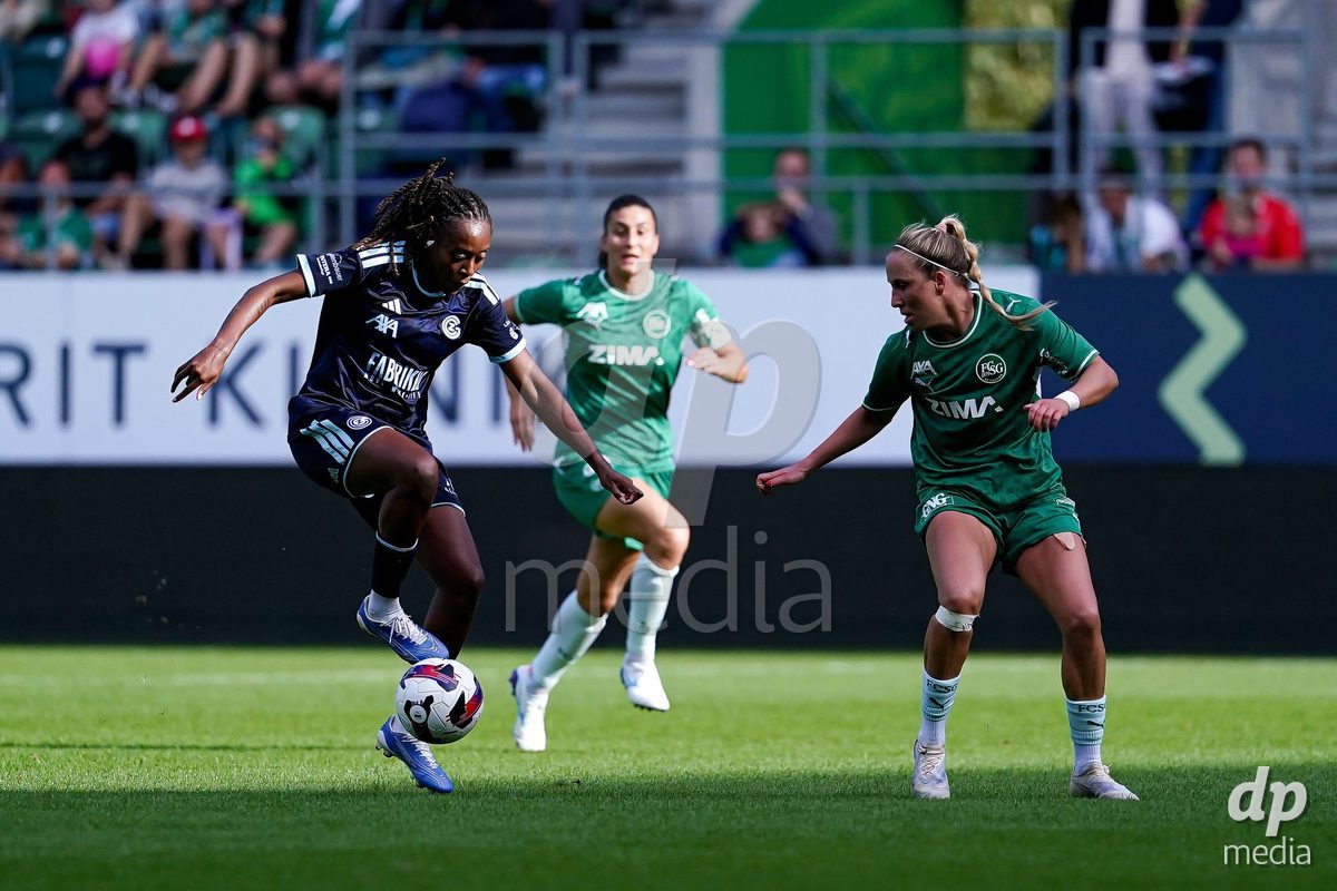 ST. GALLEN, SWITZERLAND - SEPTEMBER 19: Paige Bailey-Gayle of GC Frauenfussball (L) controls the ball during the AXA Women's Super League match between FC St. Gallen 1879 and GC Frauenfussball at Berit Sitterstadion on September 19, 2026 in St. Gallen, Switzerland.