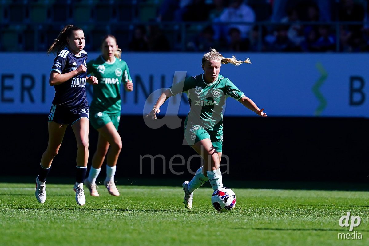 ST. GALLEN, SWITZERLAND - SEPTEMBER 19: Alzbeta Nemcova of St.Gallen 1879 controls the ball during the AXA Women's Super League match between FC St. Gallen 1879 and GC Frauenfussball at Berit Sitterstadion on September 19, 2026 in St. Gallen, Switzerland.