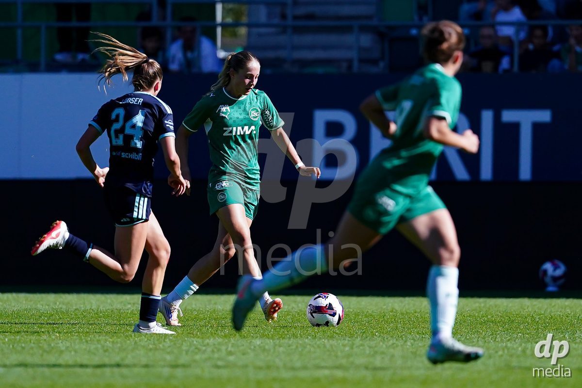 ST. GALLEN, SWITZERLAND - SEPTEMBER 19: Johanna Thuer (Johanna Thüer) of St.Gallen 1879 controls the ball during the AXA Women's Super League match between FC St. Gallen 1879 and GC Frauenfussball at Berit Sitterstadion on September 19, 2026 in St. Gallen, Switzerland.