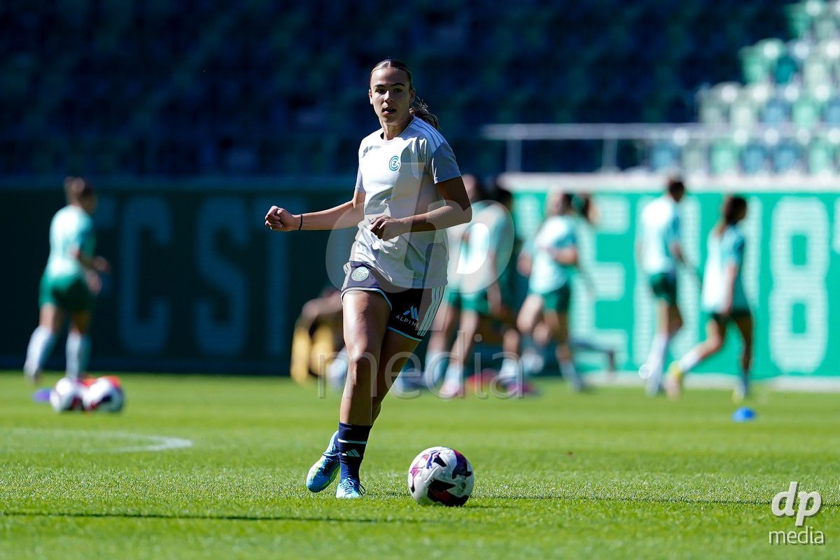 ST. GALLEN, SWITZERLAND - SEPTEMBER 19: Players of GC Frauenfussball warming up during the AXA Women's Super League match between FC St. Gallen 1879 and GC Frauenfussball at Berit Sitterstadion on September 19, 2026 in St. Gallen, Switzerland.