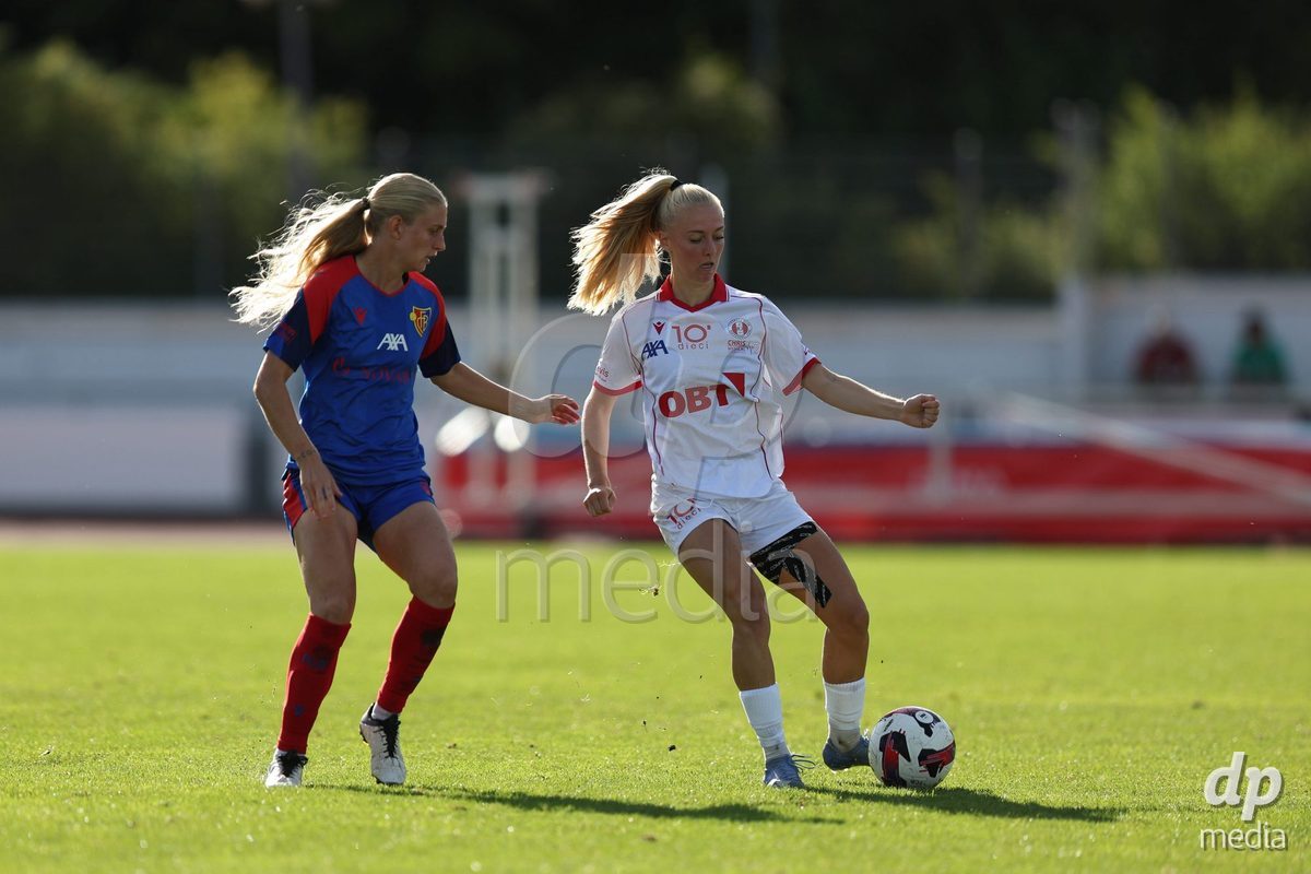 BASEL, SWITZERLAND - September 19: 29 Sophie Alice Profé of FC Rapperswil-Jona (L) in action during the AXA Women's Super League match between FC Basel and FC Rapperswil-Jona at Leichtathletik-stadion on September 19, 2026 in Basel, Switzerland.