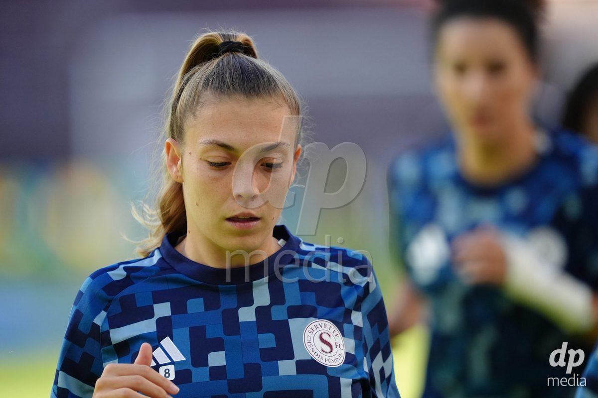 GENEVA, SWITZERLAND - SEPTEMBER 23: Asun Martinez of Servette FC Chenois Feminin during the UEFA Women's Champions League match between Servette FC Chenois Feminin and OL Lyonnes at Stade de Geneve on September 23, 2026 in Geneva, Switzerland.