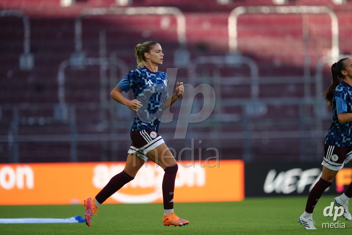 GENEVA, SWITZERLAND - SEPTEMBER 23: Stefanie Da Eira of Servette FC Chenois Feminin during the UEFA Women's Champions League match between Servette FC Chenois Feminin and OL Lyonnes at Stade de Geneve on September 23, 2026 in Geneva, Switzerland.