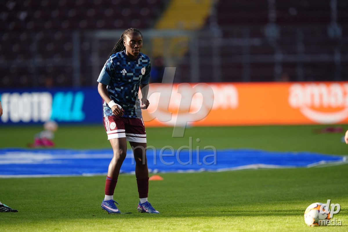 GENEVA, SWITZERLAND - SEPTEMBER 23: Benedicte Simon of Servette FC Chenois Feminin during warmup before the UEFA Women's Champions League match between Servette FC Chenois Feminin and OL Lyonnes at Stade de Geneve on September 23, 2026 in Geneva, Switzerland.