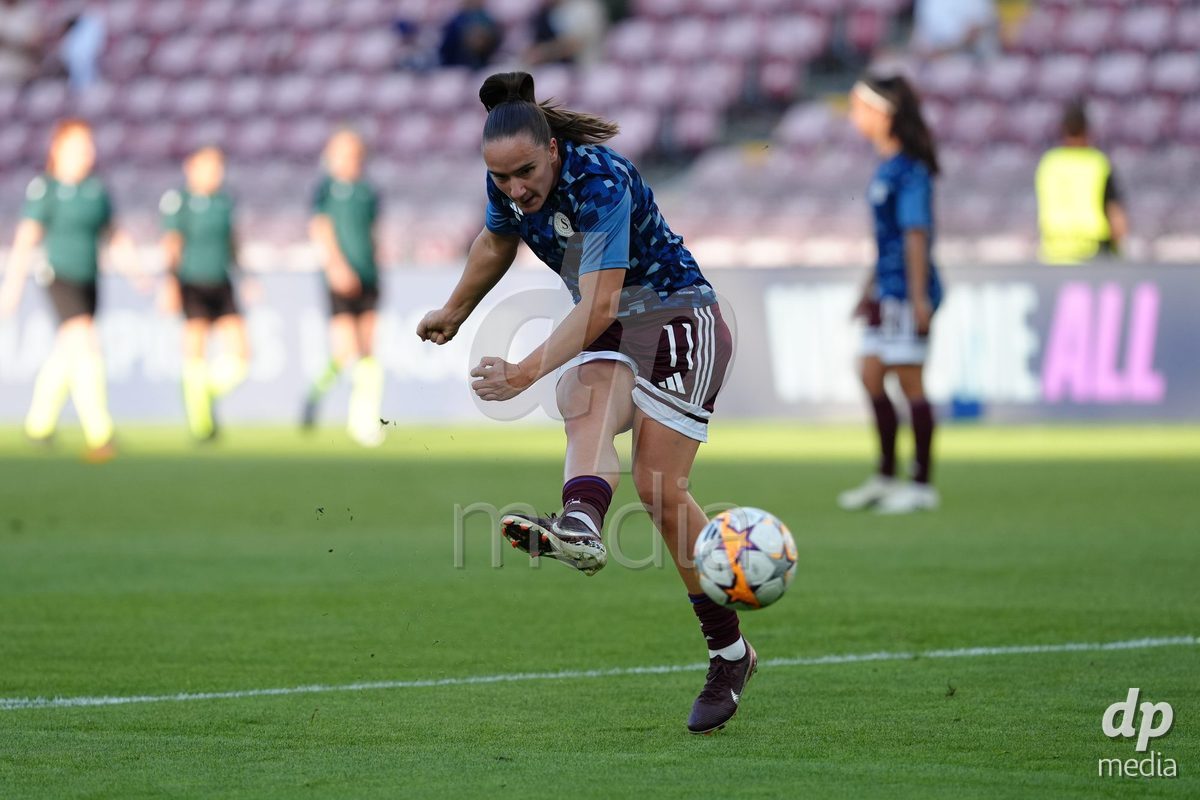 GENEVA, SWITZERLAND - SEPTEMBER 23: Magdalena Sobal of Servette FC Chenois Feminin during warmup before the UEFA Women's Champions League match between Servette FC Chenois Feminin and OL Lyonnes at Stade de Geneve on September 23, 2026 in Geneva, Switzerland.