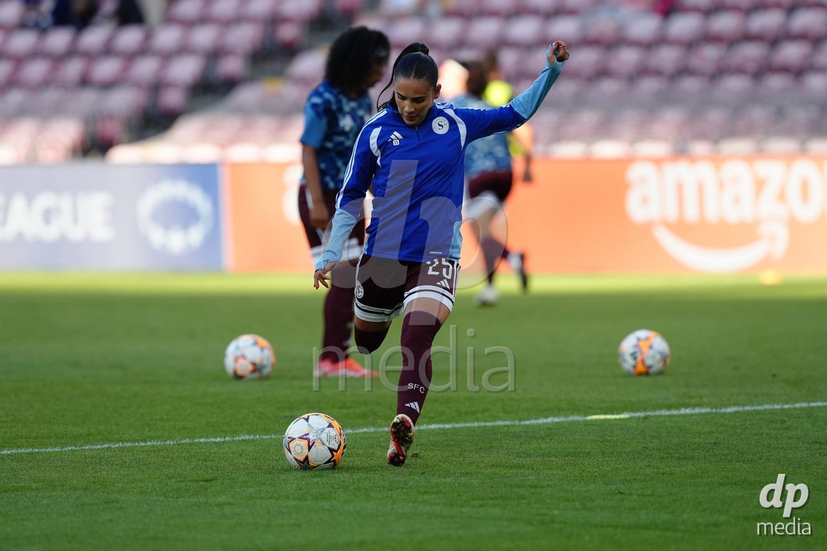 GENEVA, SWITZERLAND - SEPTEMBER 23: Meriame Terchoun of Servette FC Chenois Feminin during warmup before the UEFA Women's Champions League match between Servette FC Chenois Feminin and OL Lyonnes at Stade de Geneve on September 23, 2026 in Geneva, Switzerland.